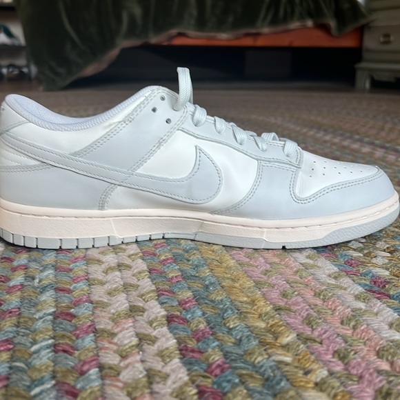 Nike Low Sail Light Bone Dunks - Picture 4 of 7